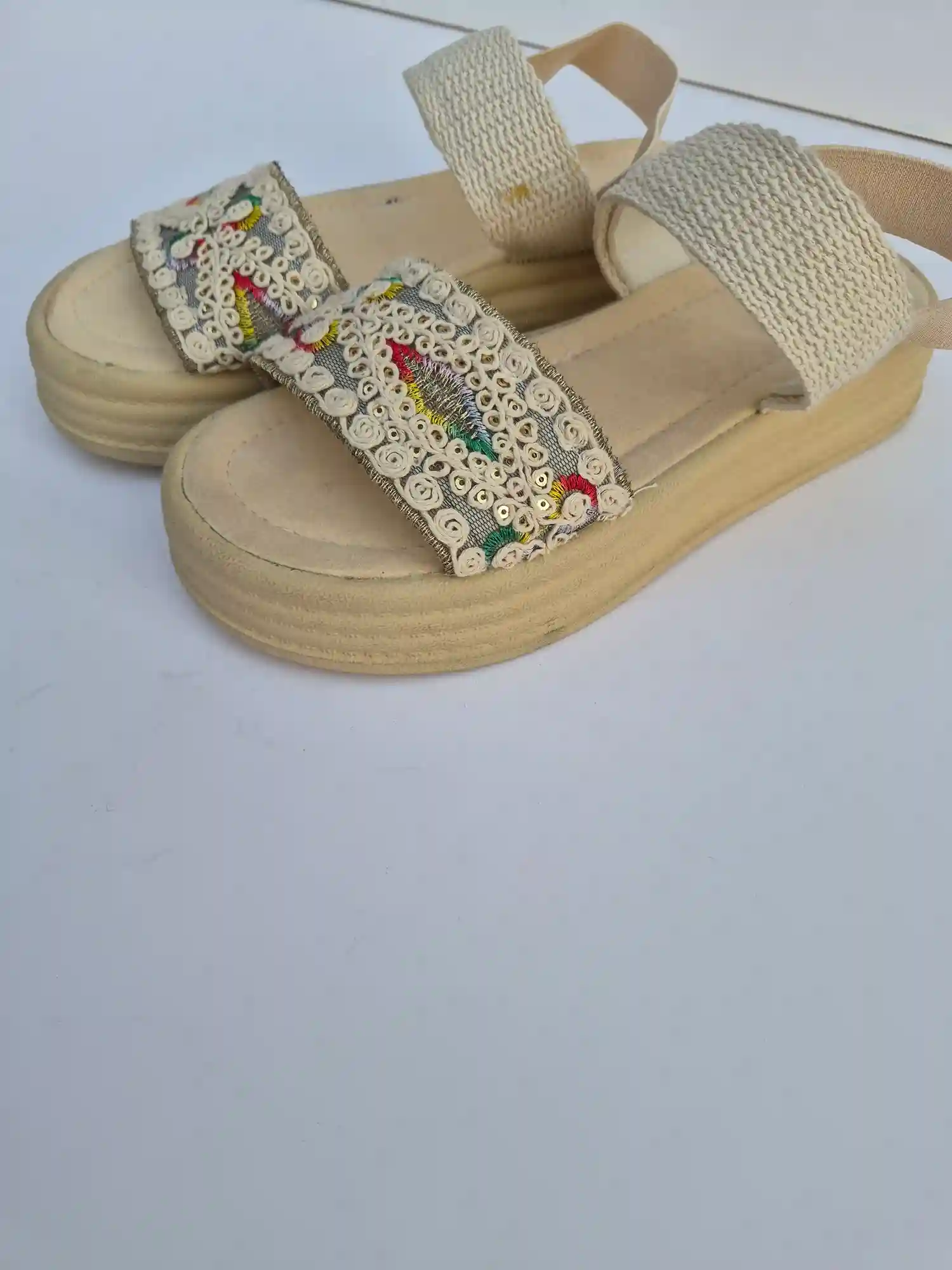 صندل  زنانه سنتی طرح لوزی کرم کد 253